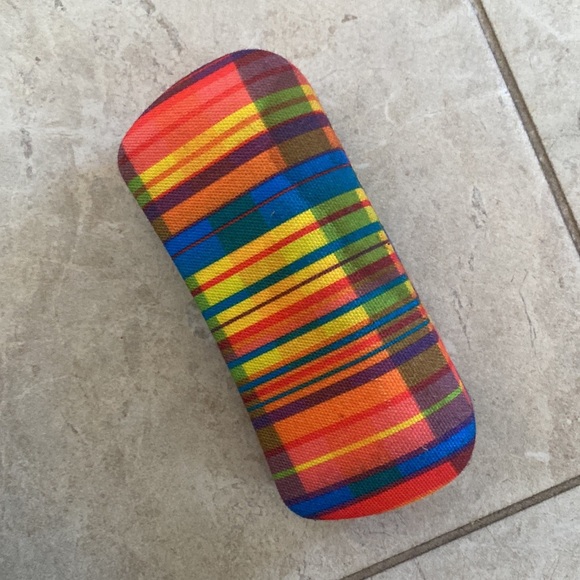 Moda International Dark Purple Sunglasses & Hard Shell Case - Picture 14 of 14